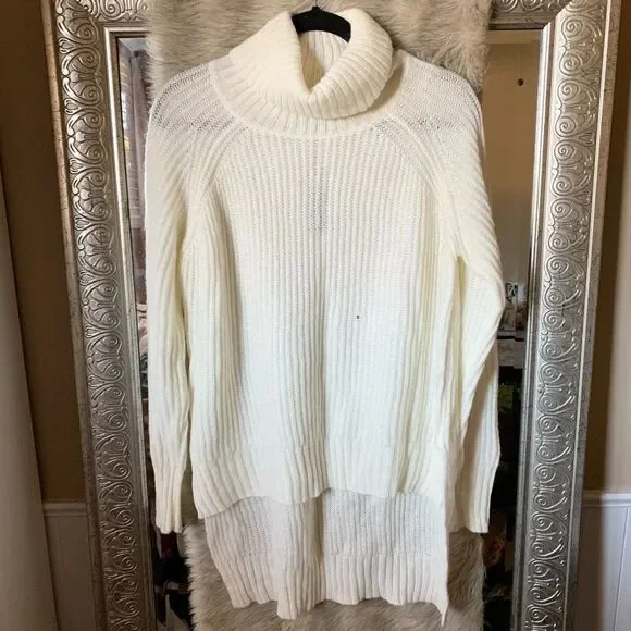 NWT S Cream turtleneck tunic sweater - Picture 1 of 3